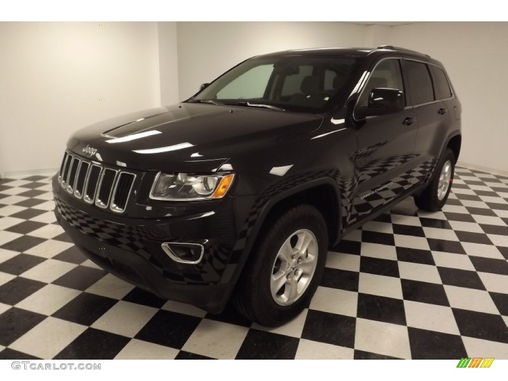 2014 Grand Cherokee Laredo 4x4 - Brilliant Black Crystal Pearl / New Zealand Black/Light Frost photo #1
