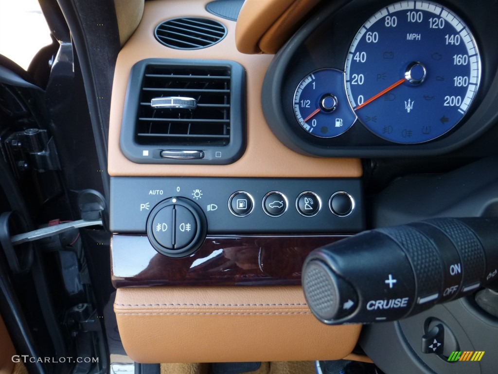 2007 Maserati Quattroporte Executive GT Controls Photo #79352950