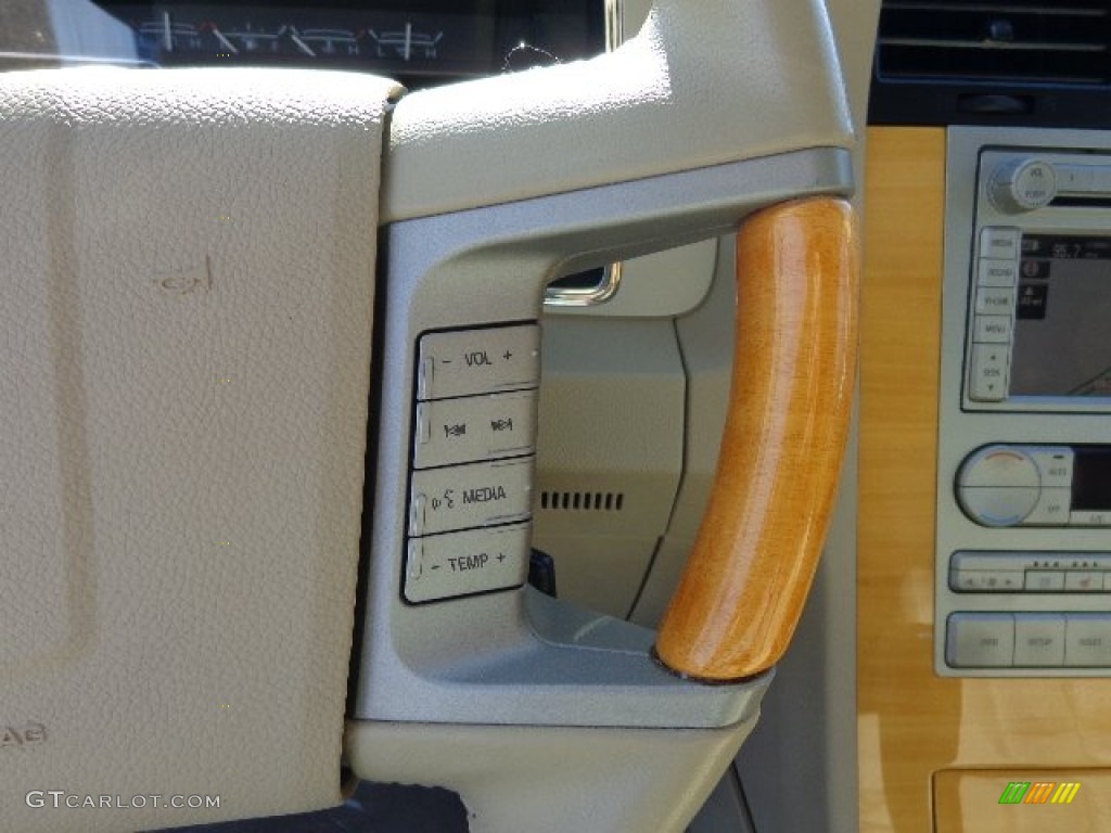 2008 Navigator Luxury - Light French Silk Metallic / Camel/Sand Piping photo #24