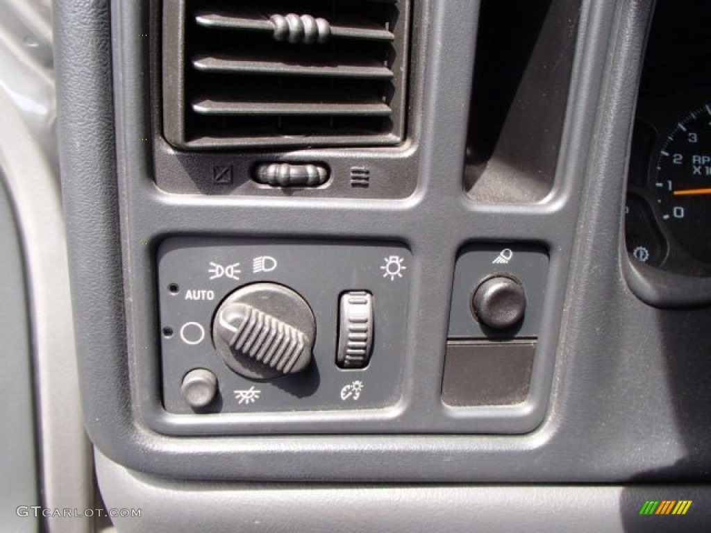 2003 Silverado 2500HD LS Regular Cab 4x4 - Light Pewter Metallic / Dark Charcoal photo #17