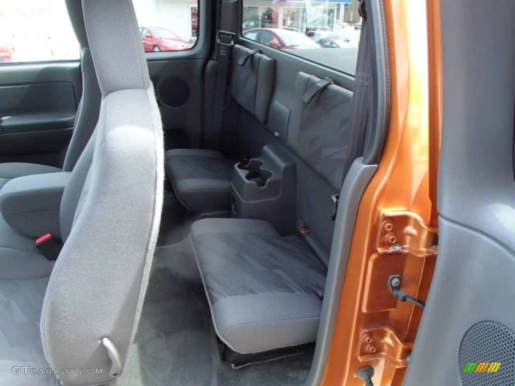 2005 Chevrolet Colorado LS Extended Cab 4x4 Rear Seat Photo #79360573