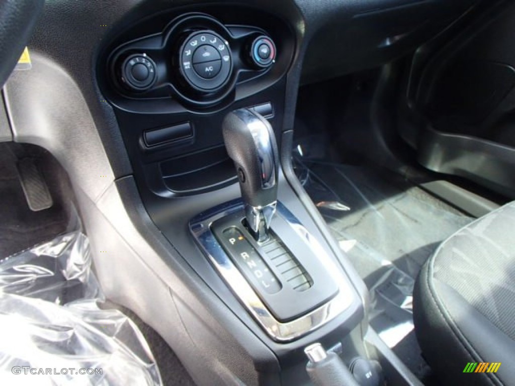 2012 Ford Fiesta SES Hatchback Transmission Photos
