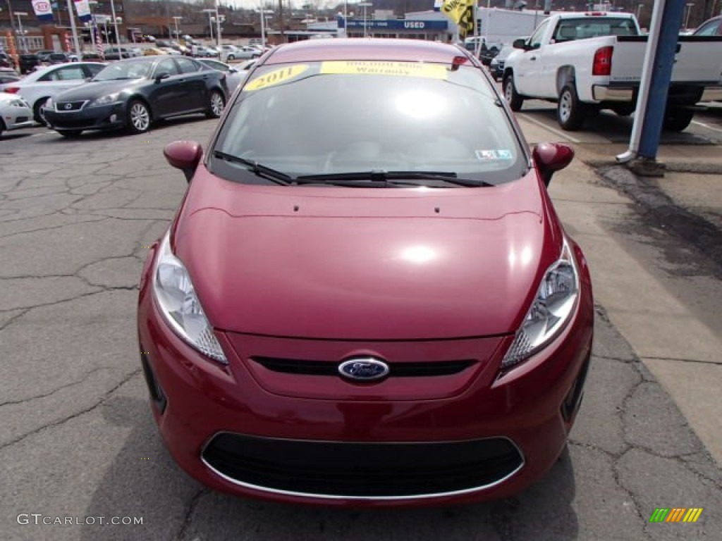 2011 Fiesta SE Hatchback - Bright Magenta Metallic / Charcoal Black/Blue Cloth photo #3