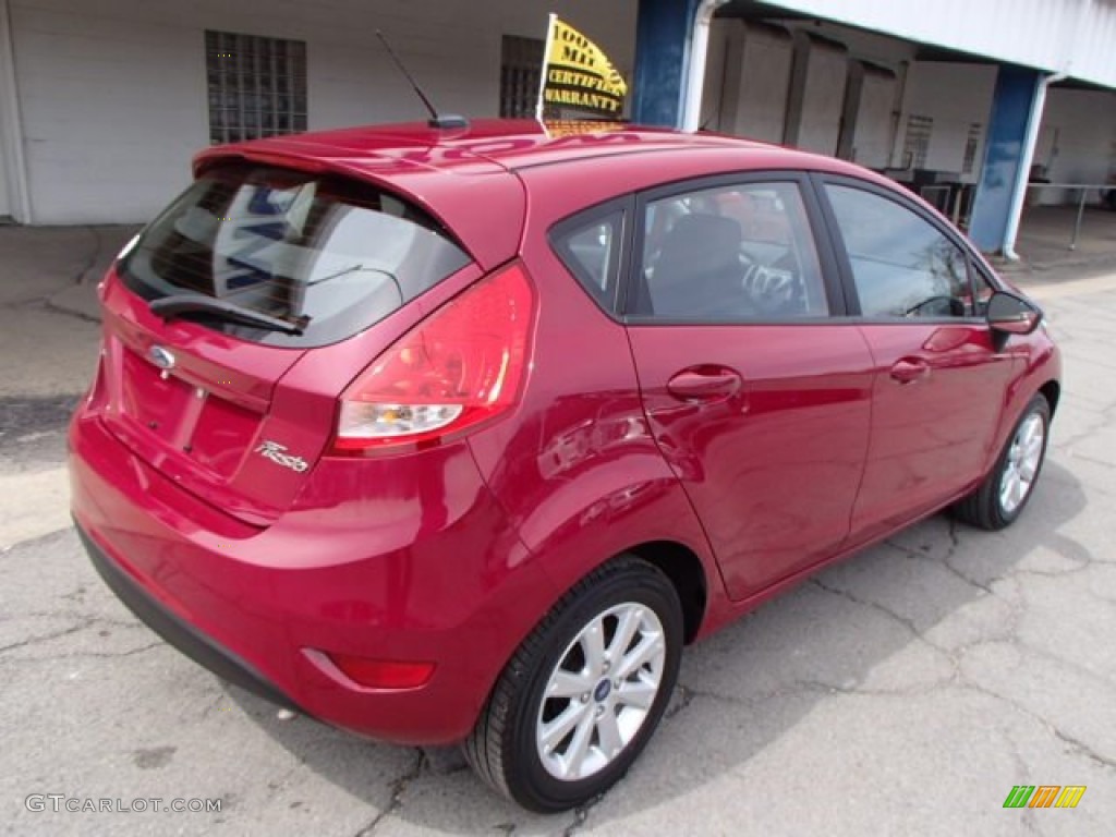 2011 Fiesta SE Hatchback - Bright Magenta Metallic / Charcoal Black/Blue Cloth photo #8