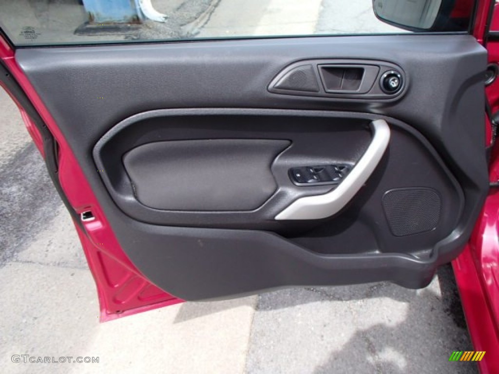 2011 Fiesta SE Hatchback - Bright Magenta Metallic / Charcoal Black/Blue Cloth photo #12