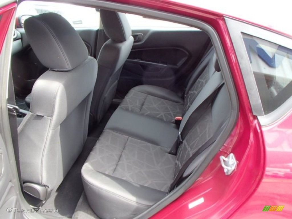 2011 Fiesta SE Hatchback - Bright Magenta Metallic / Charcoal Black/Blue Cloth photo #13