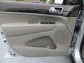 Bright Silver Metallic - Grand Cherokee Laredo Photo No. 32