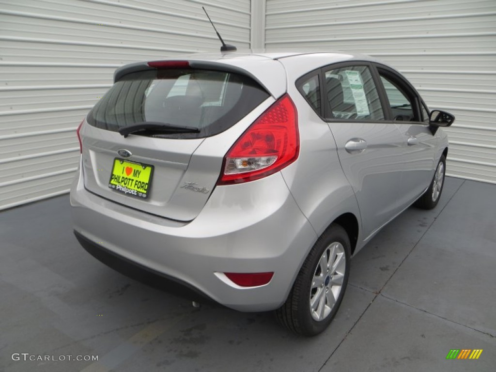 2013 Fiesta SE Hatchback - Ingot Silver / Charcoal Black photo #4