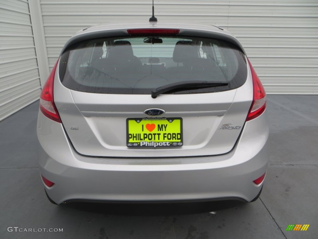 2013 Fiesta SE Hatchback - Ingot Silver / Charcoal Black photo #5