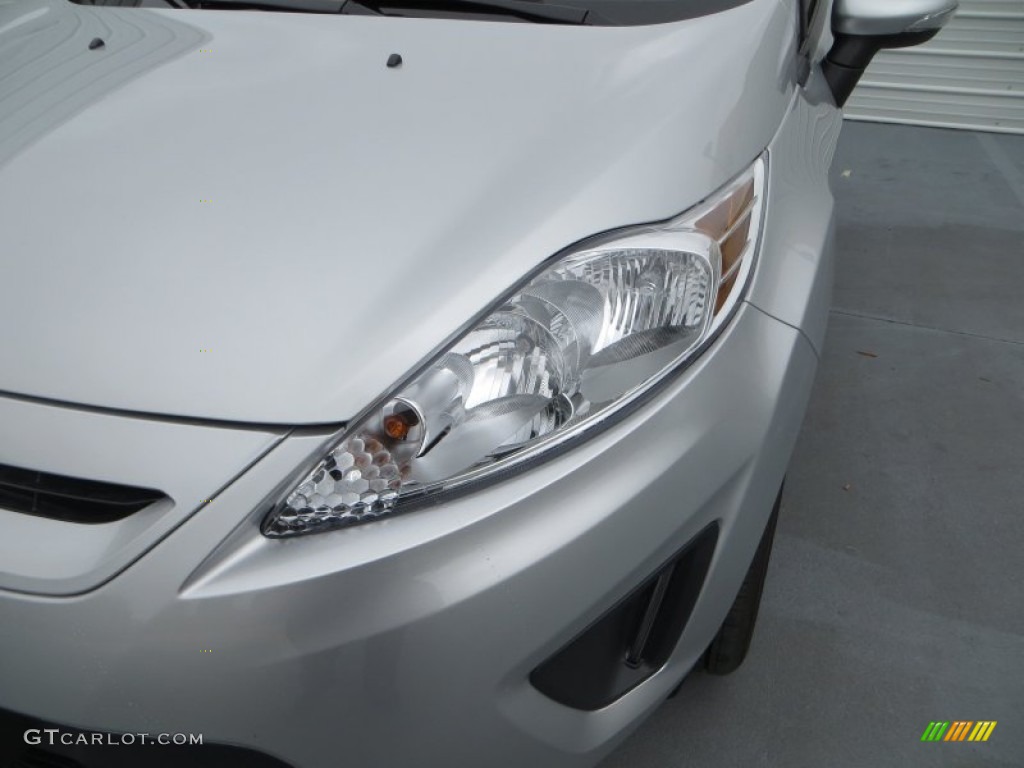2013 Fiesta SE Hatchback - Ingot Silver / Charcoal Black photo #11