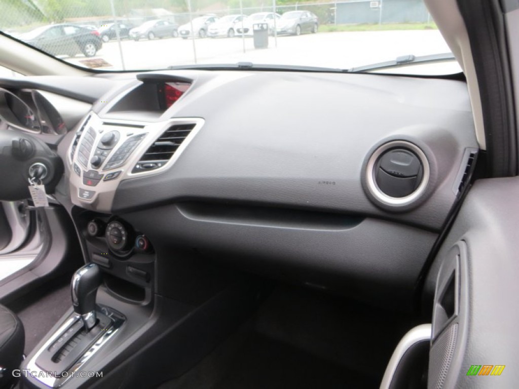 2013 Fiesta SE Hatchback - Ingot Silver / Charcoal Black photo #18