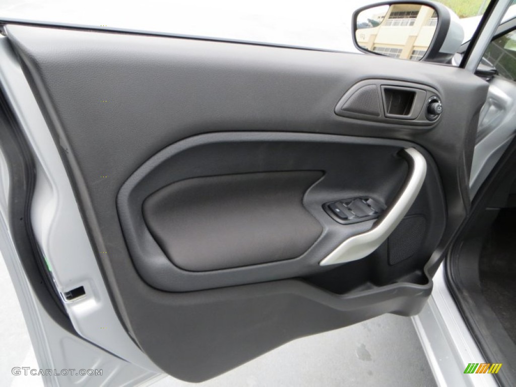 2013 Fiesta SE Hatchback - Ingot Silver / Charcoal Black photo #21