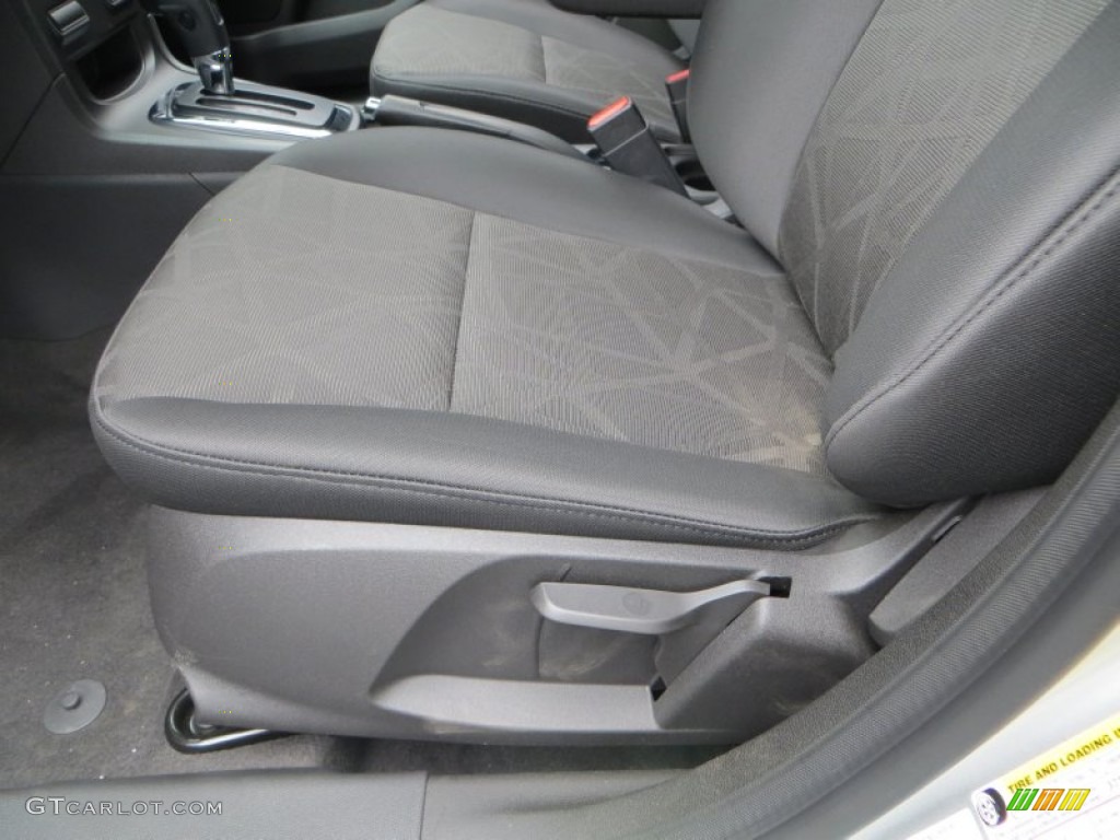 2013 Fiesta SE Hatchback - Ingot Silver / Charcoal Black photo #23