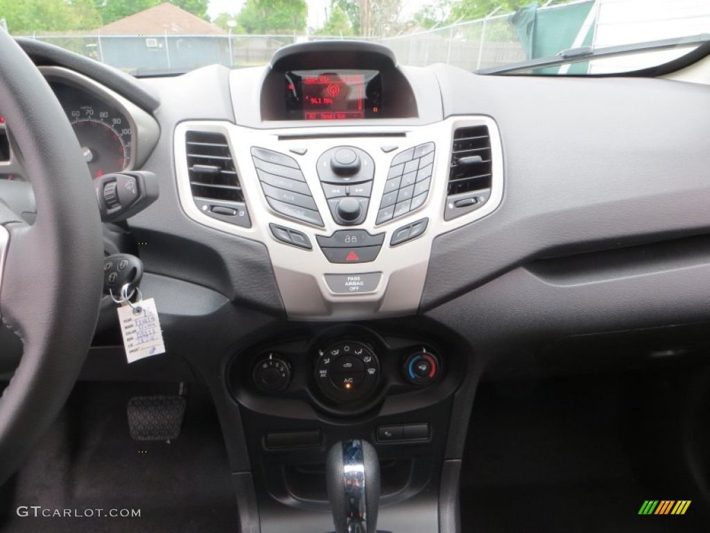 2013 Fiesta SE Hatchback - Ingot Silver / Charcoal Black photo #25