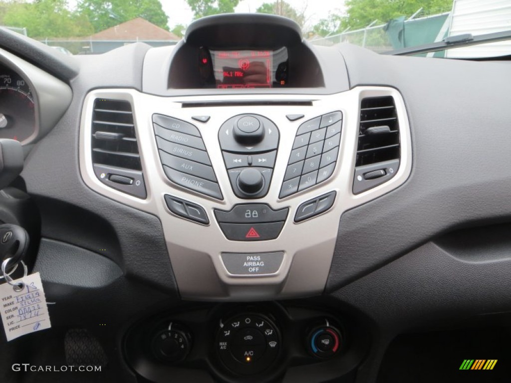 2013 Fiesta SE Hatchback - Ingot Silver / Charcoal Black photo #27