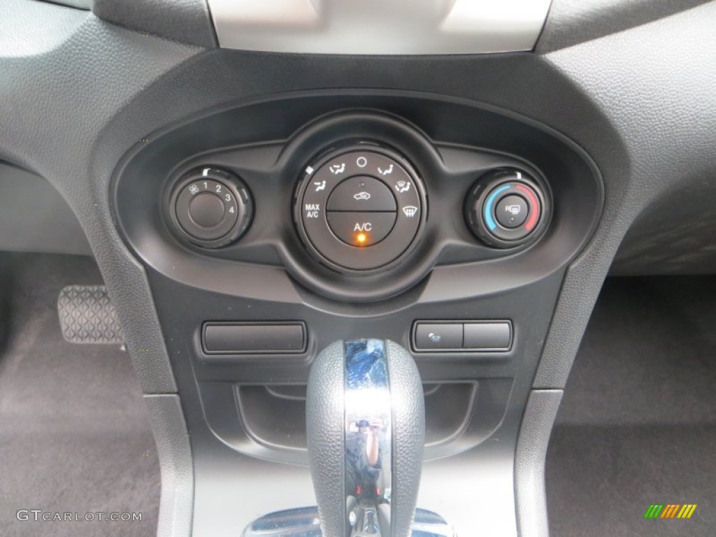 2013 Fiesta SE Hatchback - Ingot Silver / Charcoal Black photo #28