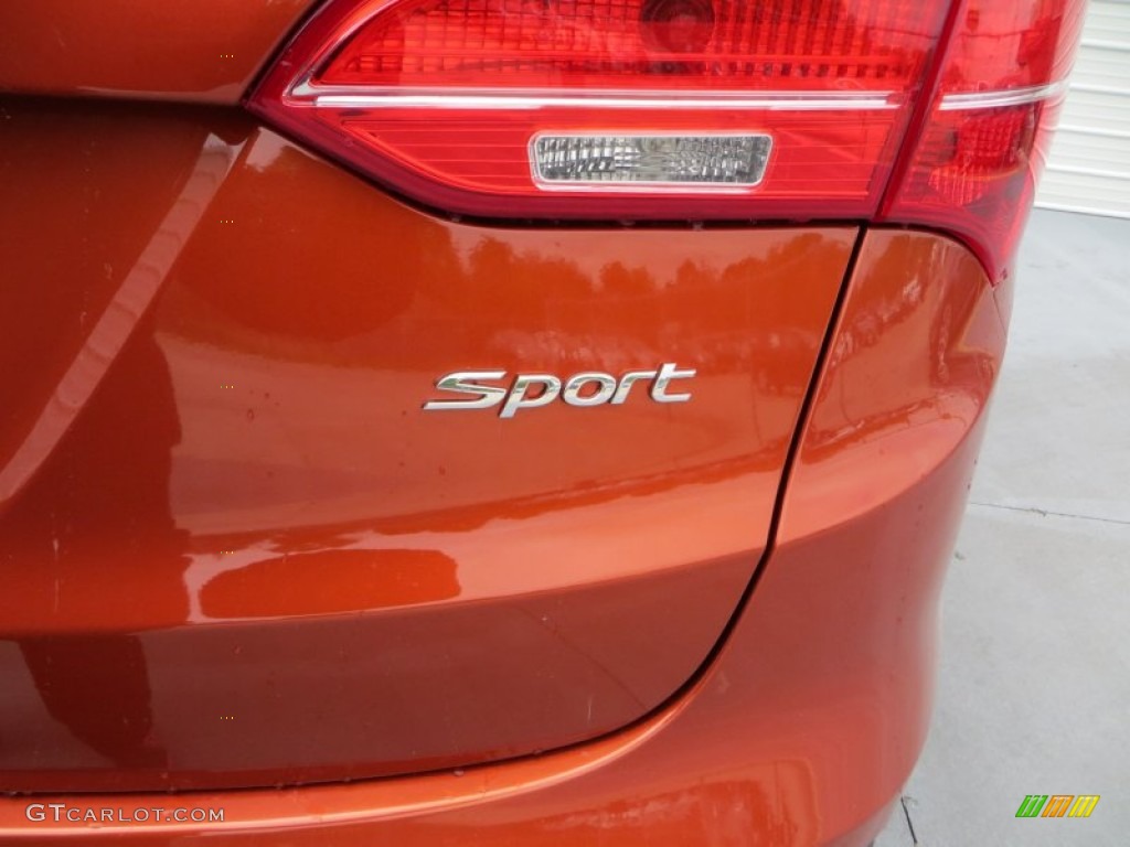 2013 Hyundai Santa Fe Sport Marks and Logos Photos
