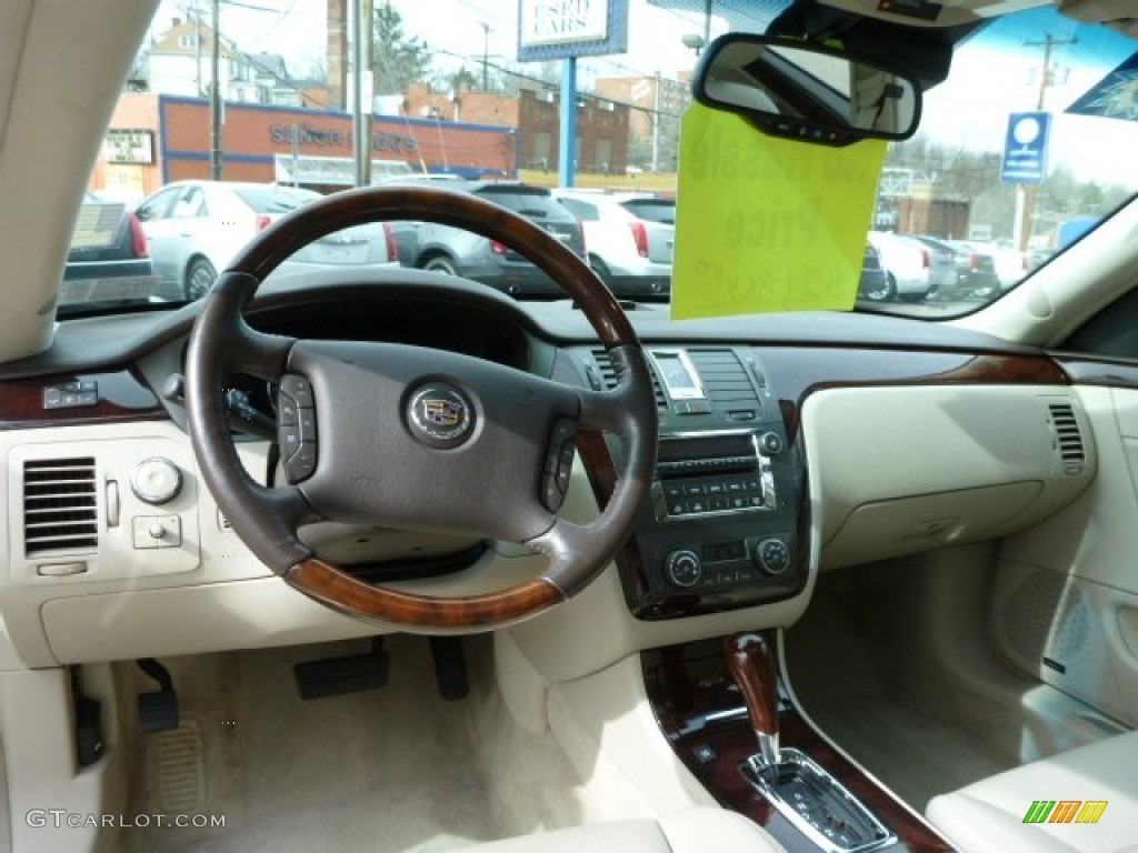2008 Cadillac DTS Standard DTS Model Cashmere/Cocoa Dashboard Photo #79370173