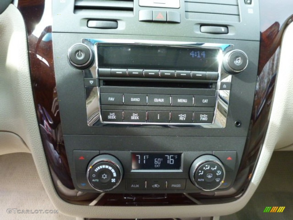 2008 Cadillac DTS Standard DTS Model Controls Photo #79370244