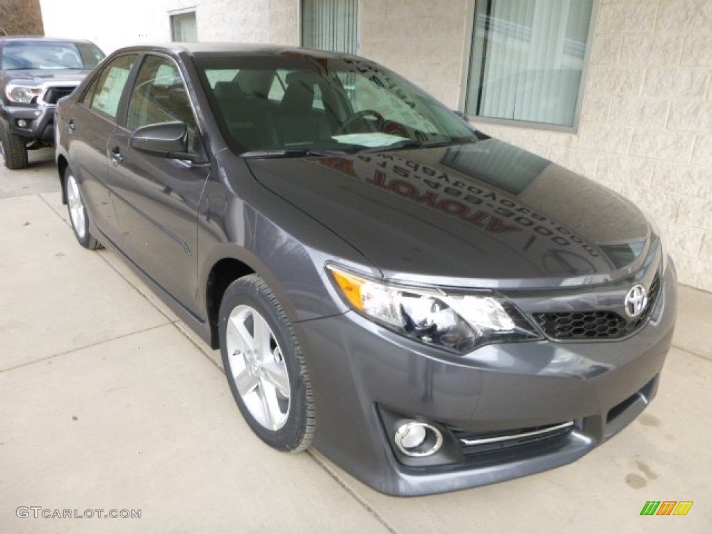 2013 Camry SE - Magnetic Gray Metallic / Black photo #7