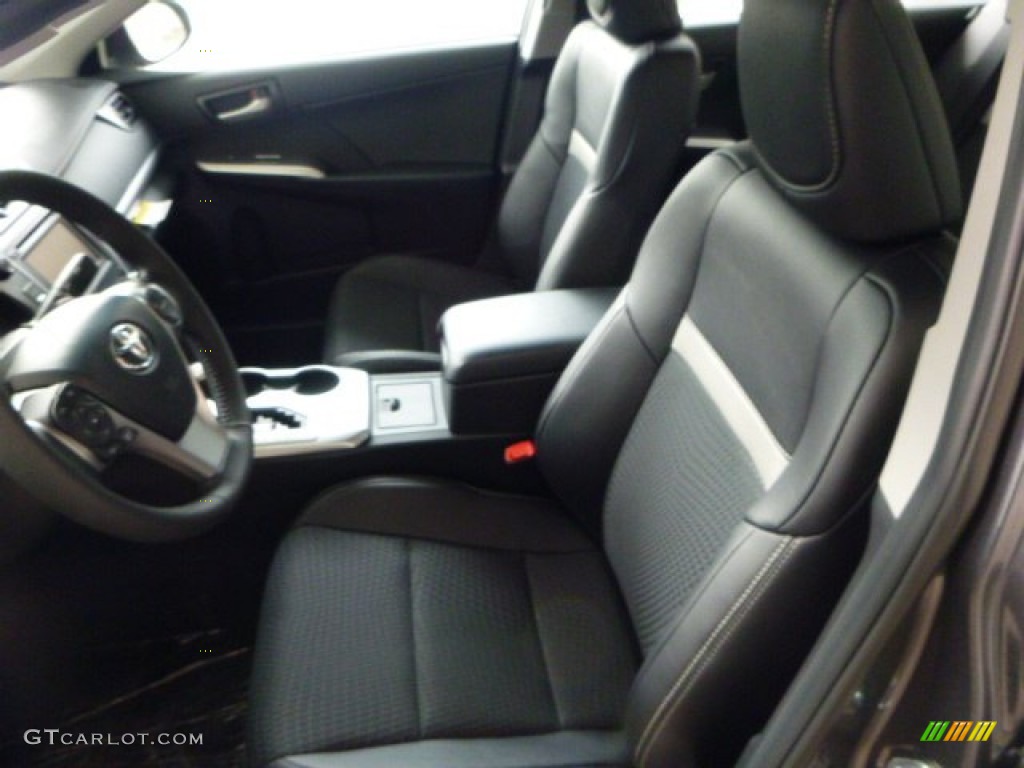 2013 Camry SE - Magnetic Gray Metallic / Black photo #13