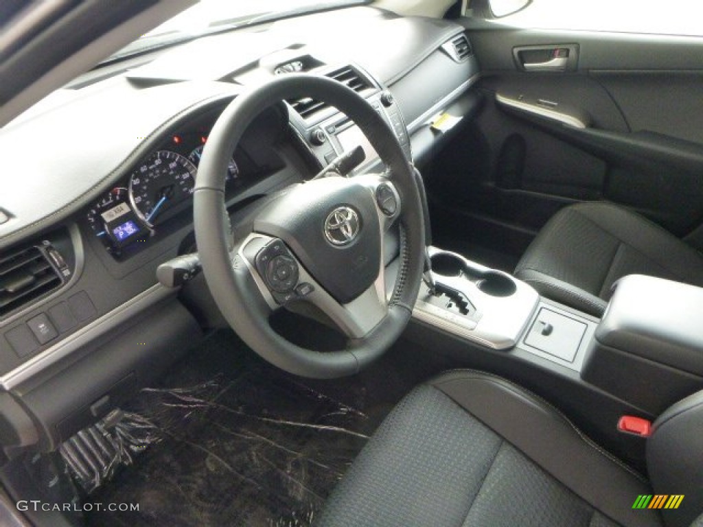 2013 Camry SE - Magnetic Gray Metallic / Black photo #17