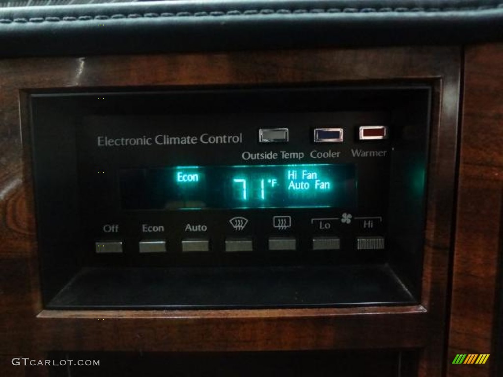 1992 Cadillac DeVille Sedan Controls Photo #79374259