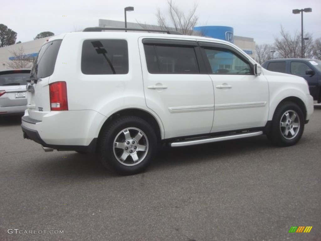2011 Pilot Touring 4WD - White Diamond Pearl / Gray photo #5