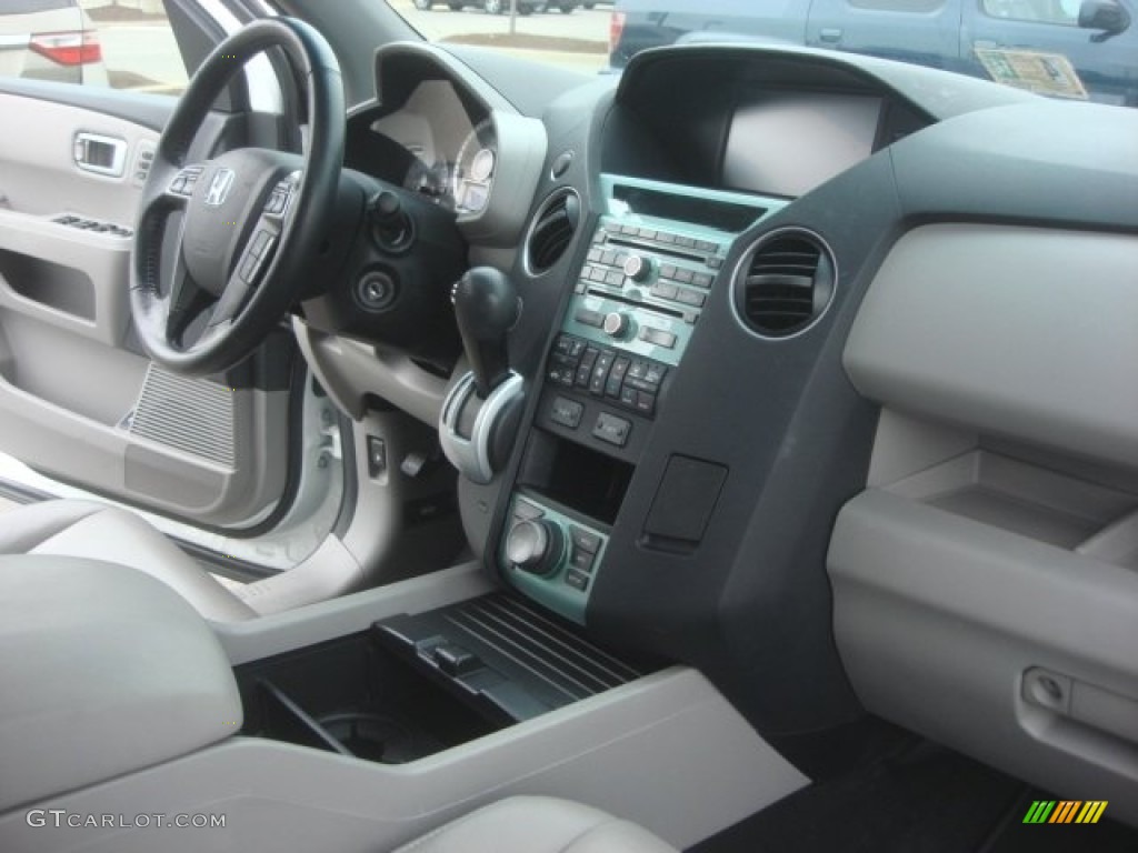 2011 Pilot Touring 4WD - White Diamond Pearl / Gray photo #21