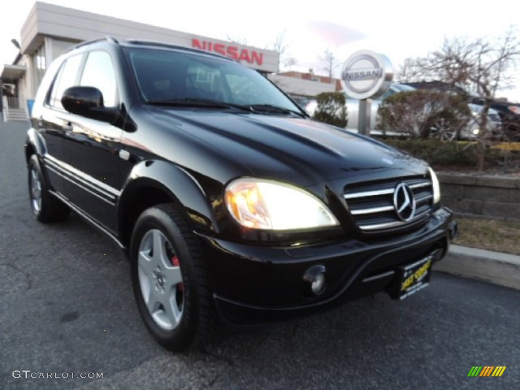 Black Mercedes-Benz ML