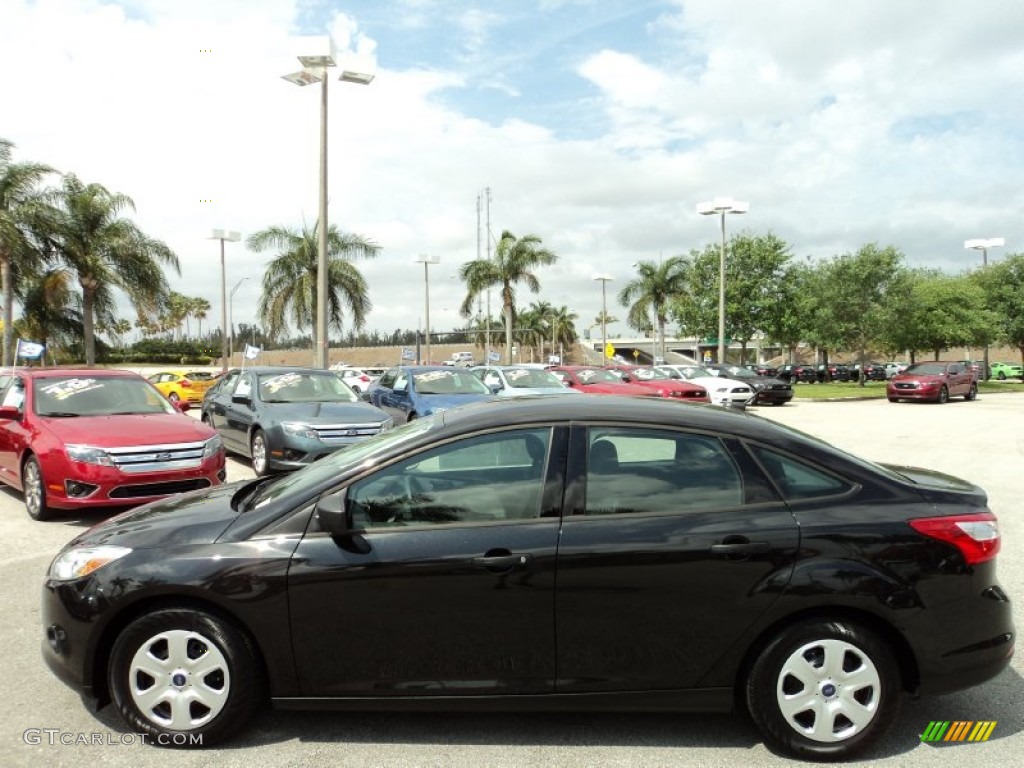 2012 Focus S Sedan - Tuxedo Black Metallic / Charcoal Black photo #12