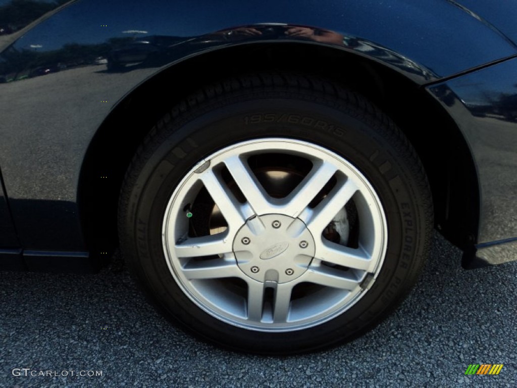 2003 Focus SE Sedan - Twilight Blue Metallic / Medium Graphite photo #3