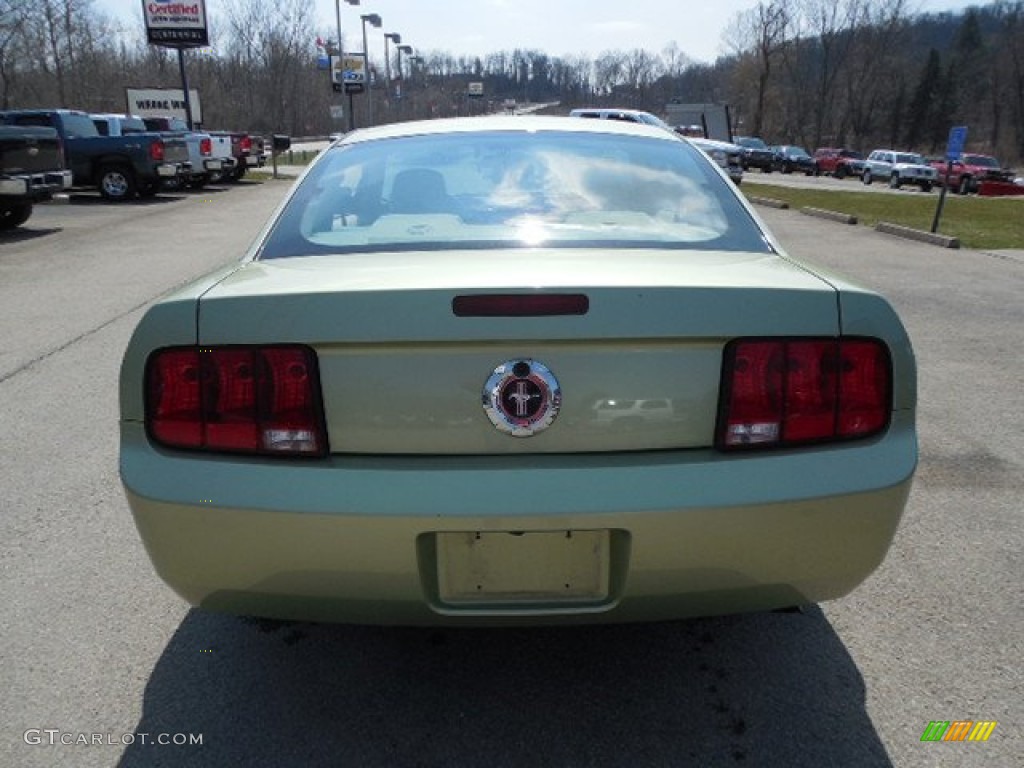 2005 Mustang V6 Deluxe Coupe - Legend Lime Metallic / Medium Parchment photo #5