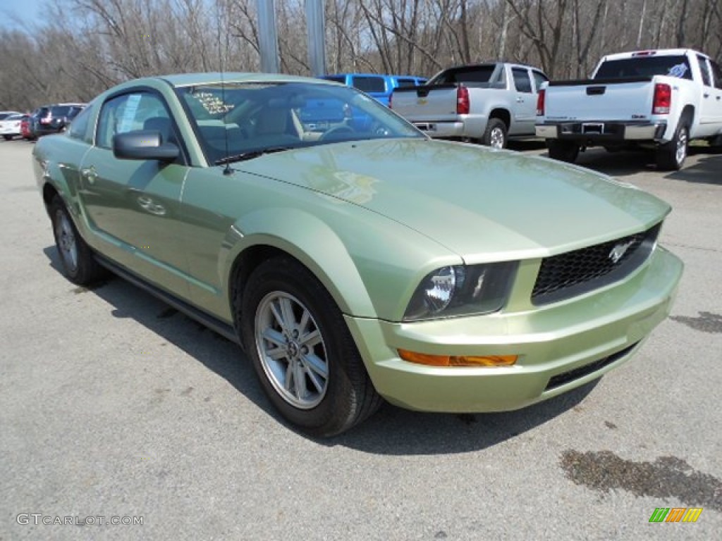 2005 Mustang V6 Deluxe Coupe - Legend Lime Metallic / Medium Parchment photo #8