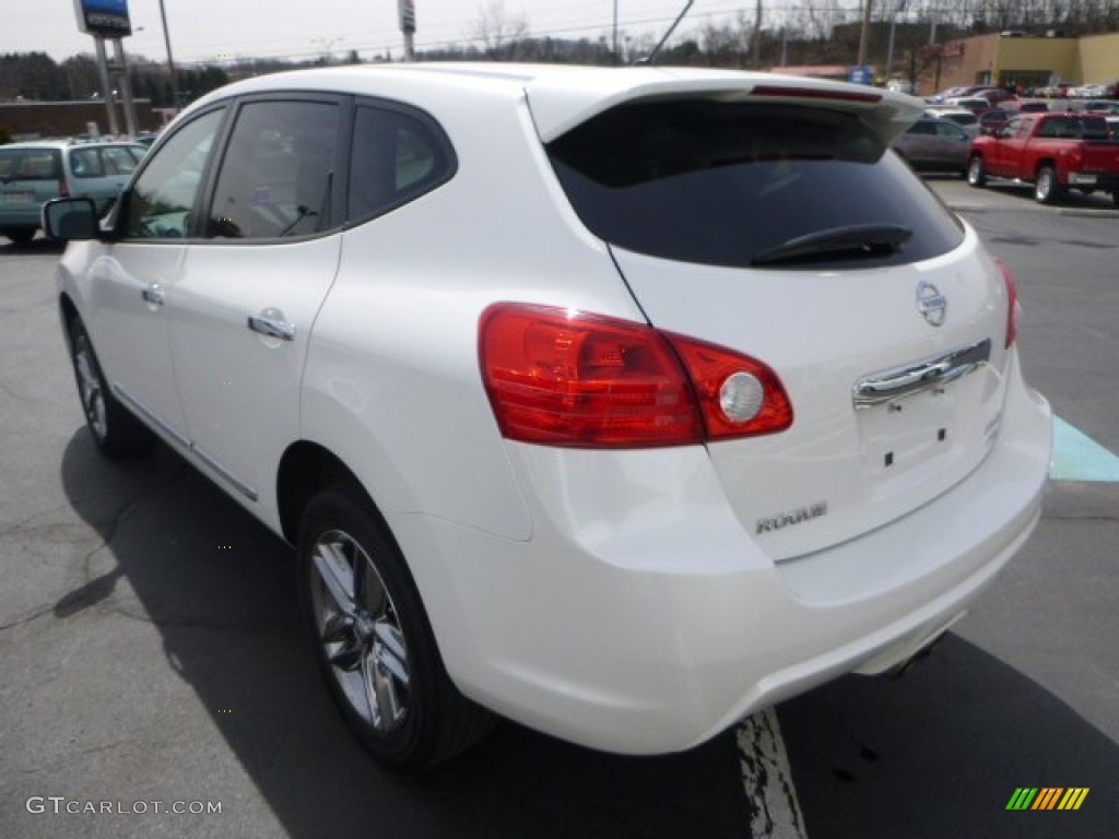 2011 Rogue S AWD Krom Edition - Pearl White / Black photo #5