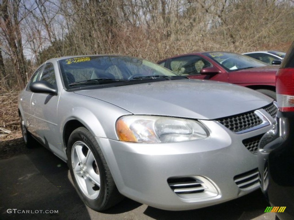 2004 Stratus SXT Sedan - Bright Silver Metallic / Dark Slate Gray photo #1