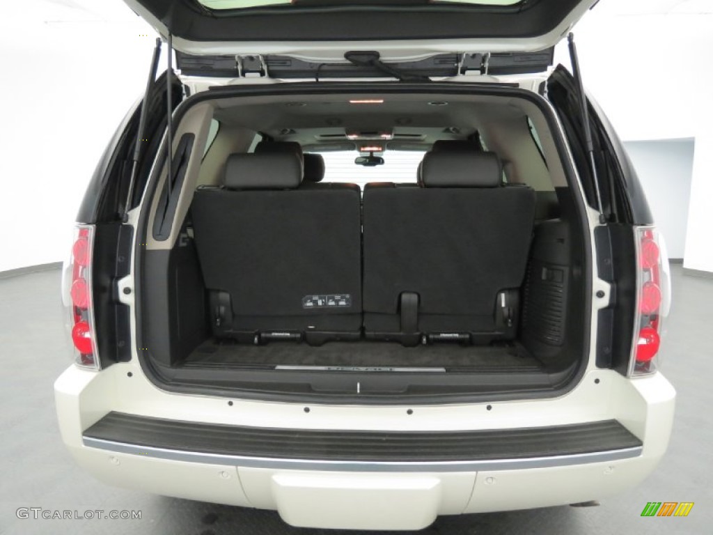 2011 GMC Yukon Denali AWD Trunk Photo #79385541