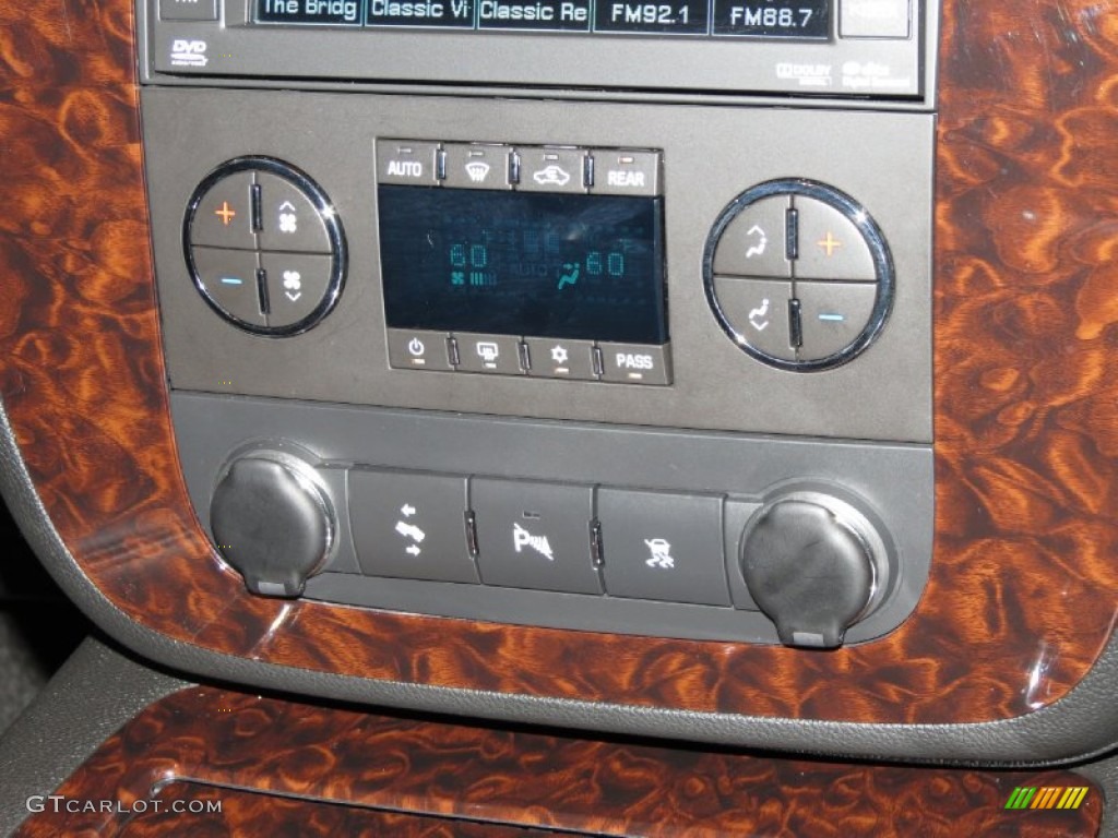 2011 GMC Yukon Denali AWD Controls Photo #79385707