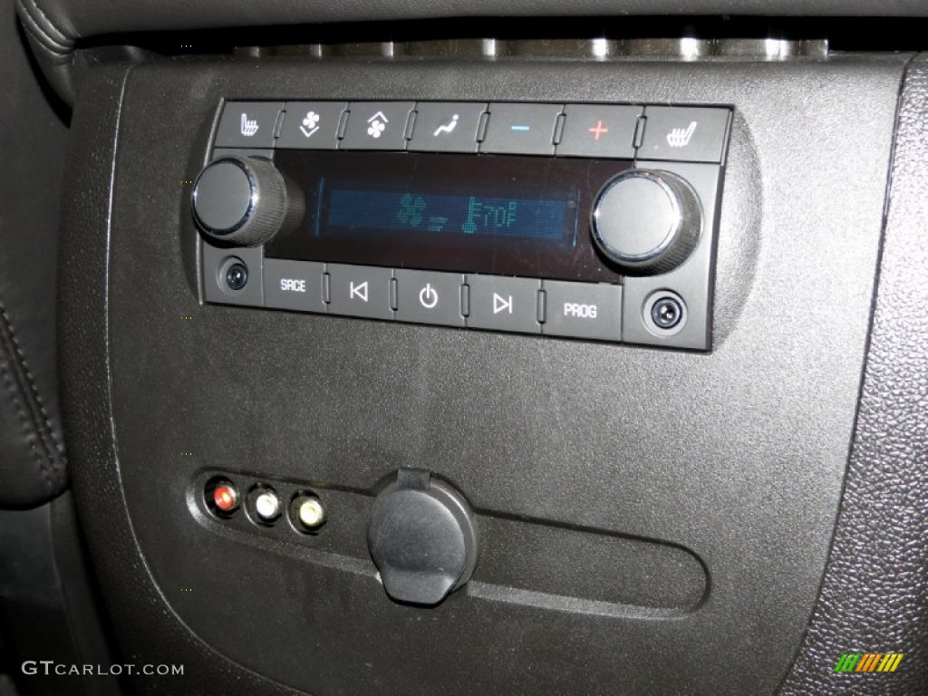 2011 GMC Yukon Denali AWD Controls Photo #79385860