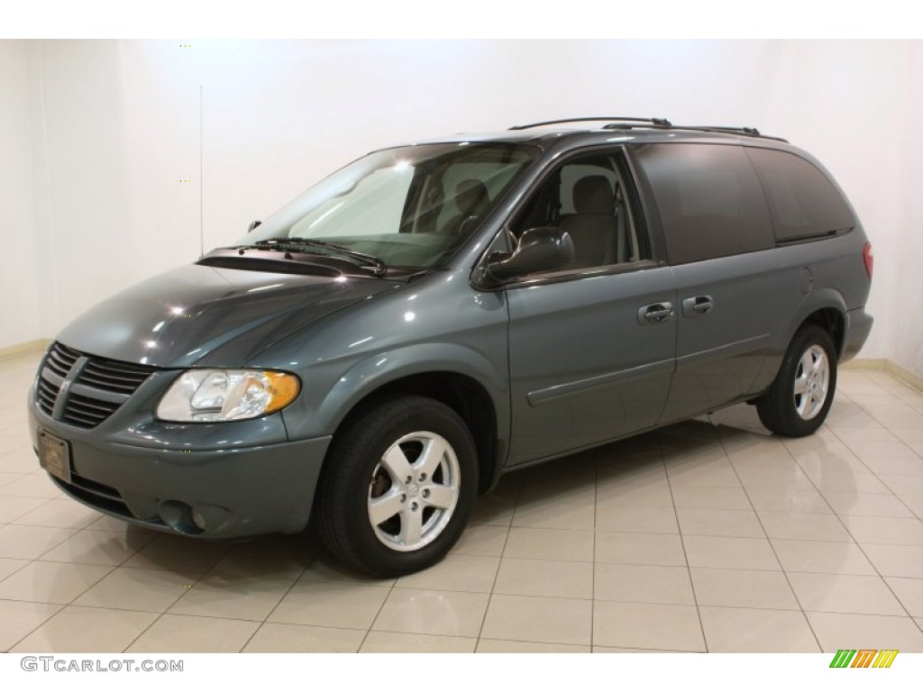 2006 Grand Caravan SXT - Magnesium Pearl / Dark Khaki/Light Graystone photo #3