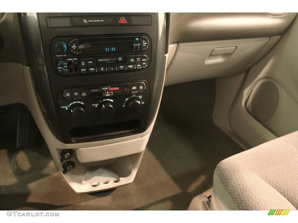 2006 Grand Caravan SXT - Magnesium Pearl / Dark Khaki/Light Graystone photo #9