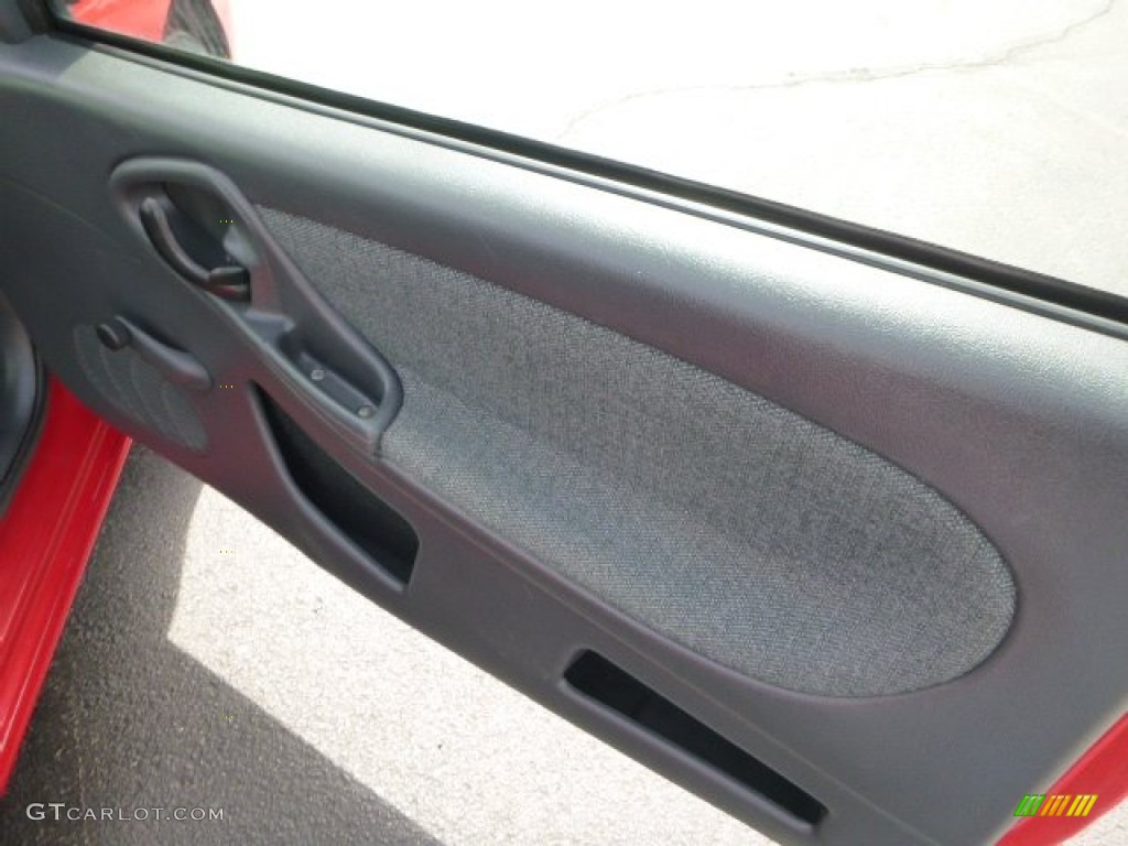 2002 Cavalier Coupe - Bright Red / Graphite photo #17