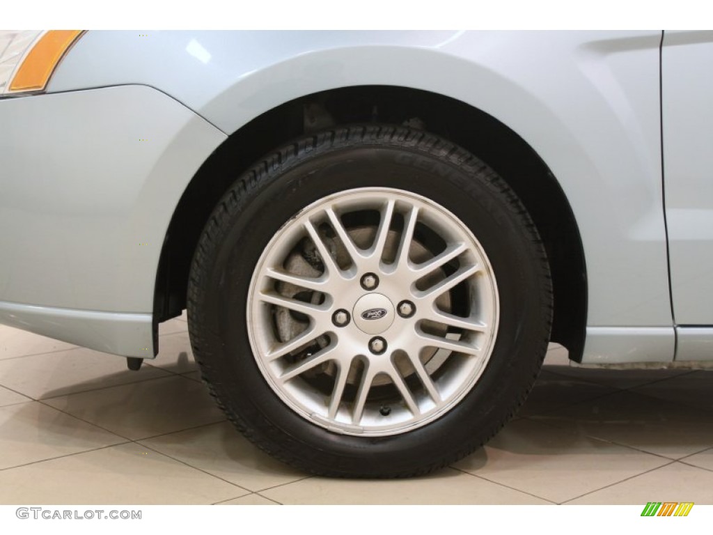 2009 Ford Focus SE Sedan Wheel Photos