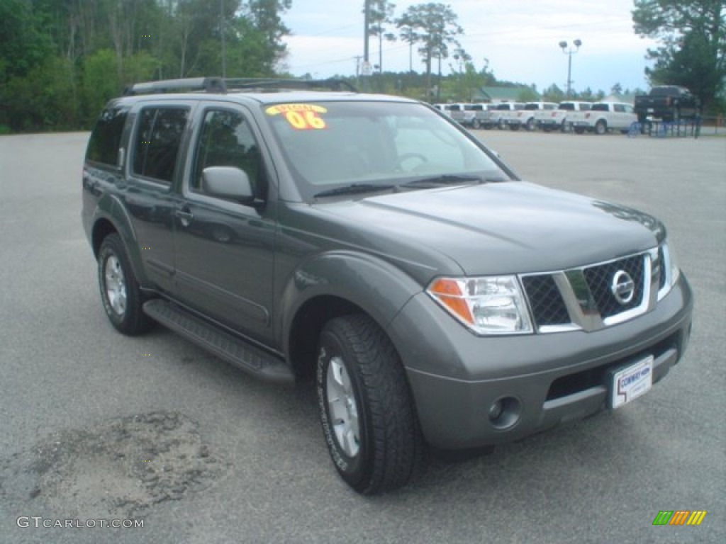 2006 Pathfinder SE 4x4 - Storm Grey Metallic / Desert photo #3