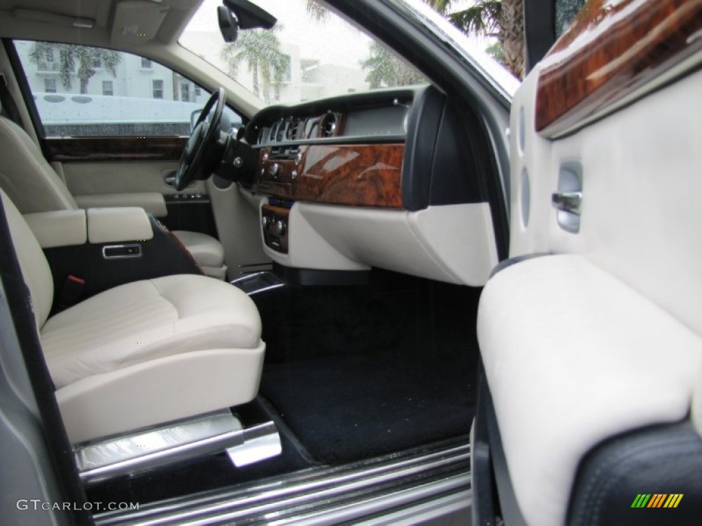 Seashell/Navy Blue Interior 2004 Rolls-Royce Phantom Standard Phantom Model Photo #79392004