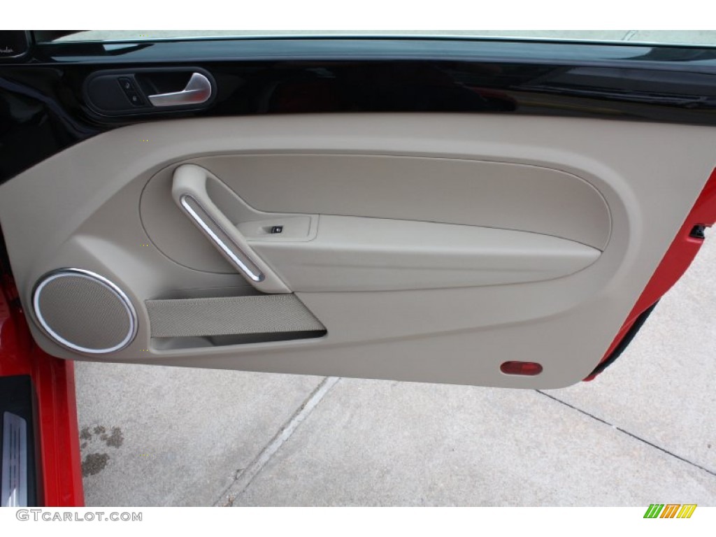 2013 Volkswagen Beetle Turbo Convertible Beige Door Panel Photo #79397821