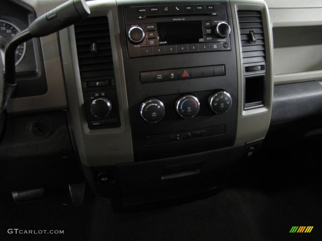 2010 Ram 1500 ST Quad Cab 4x4 - Stone White / Dark Slate/Medium Graystone photo #22