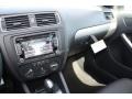Candy White - Jetta SE Sedan Photo No. 15