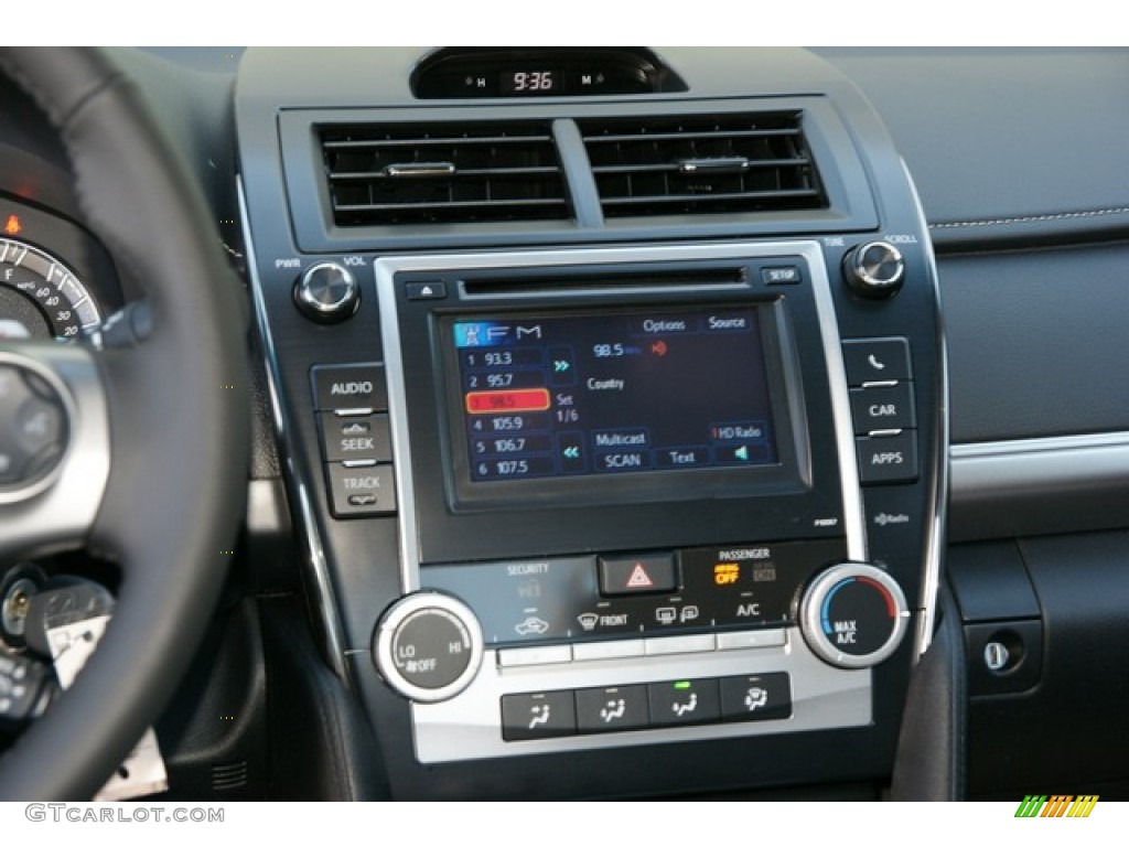2013 Camry SE - Super White / Black/Ash photo #6