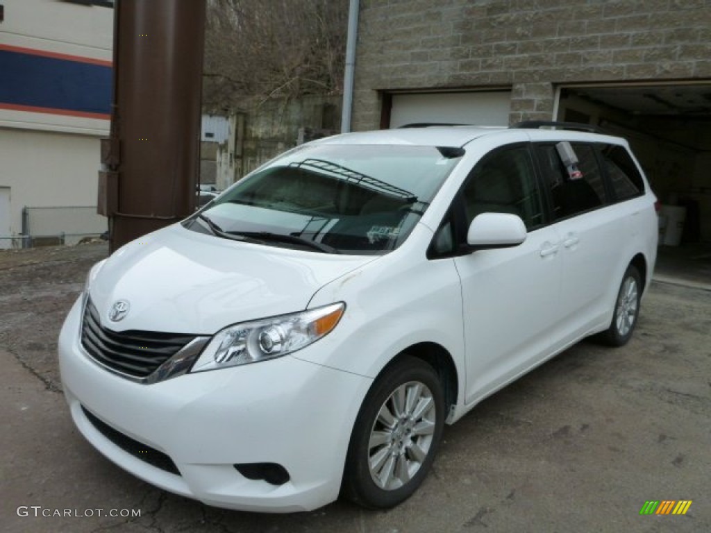 2011 Sienna LE AWD - Super White / Light Gray photo #3